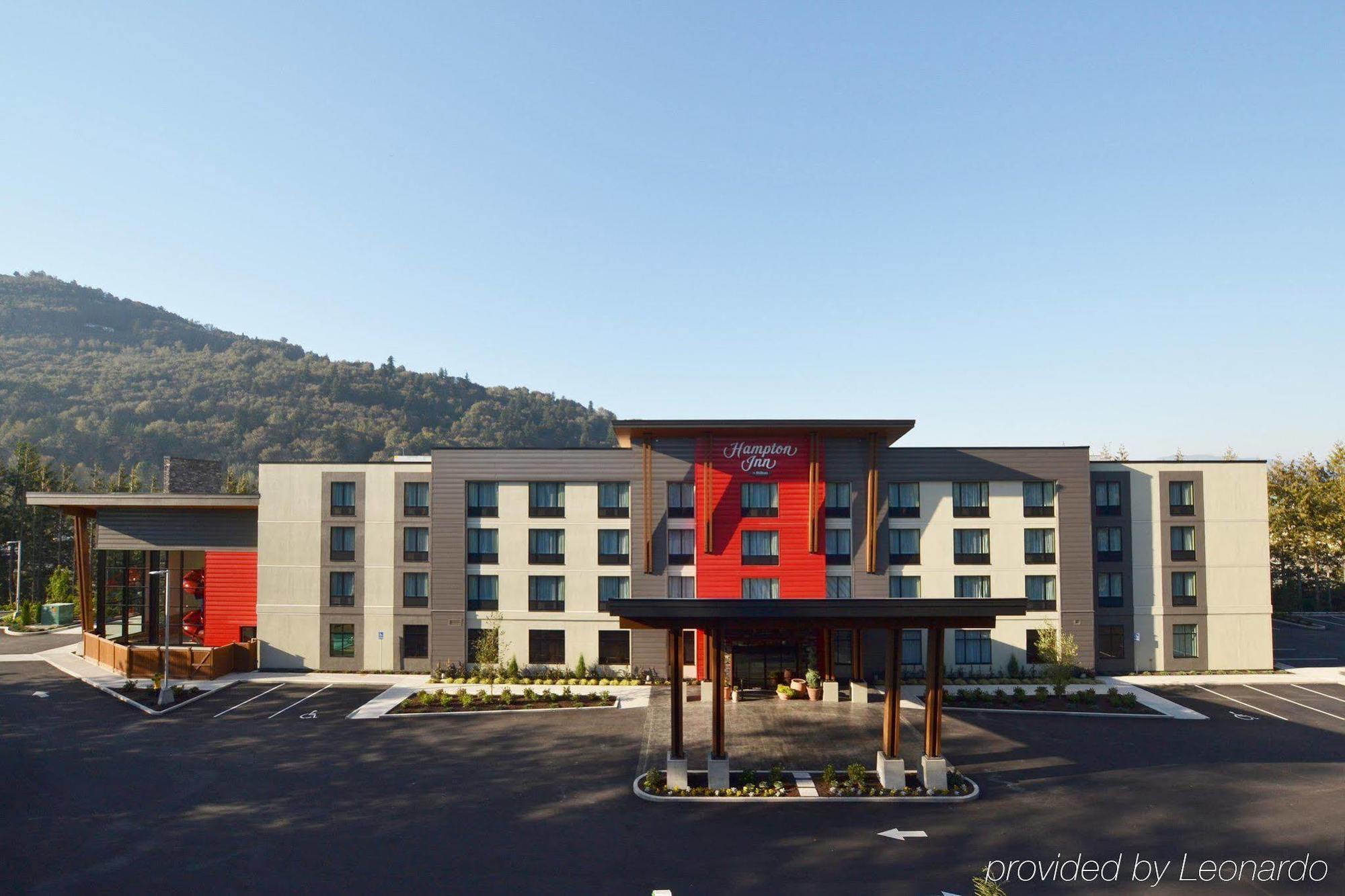 Hampton Inn By Hilton Чилливак Экстерьер фото